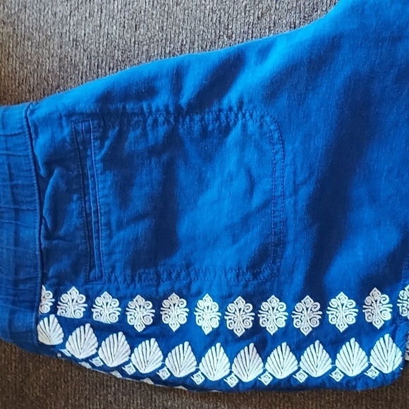 Women's vineyard Vines shorts size small - Picture 3 of 5